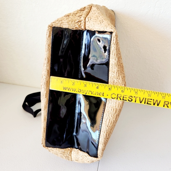 BBW Straw Beach Tote Crossbody - Picture 11 of 13